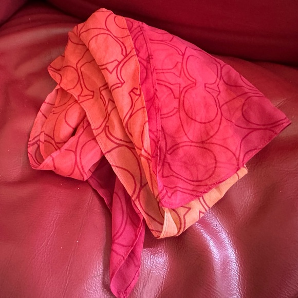 Coach Scarf - Picture 1 of 1